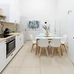 Apartment Teljes Loftlakas, Budapest