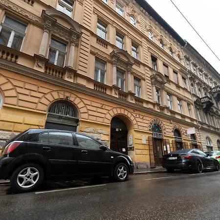Апартаменты Teljes Loftlakas,