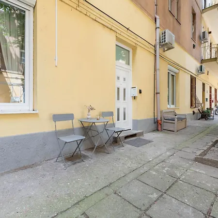 Appartement Teljes Loftlakas, Budapest